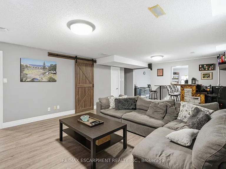 303 Caledon Ave #LOWER — Photo 11