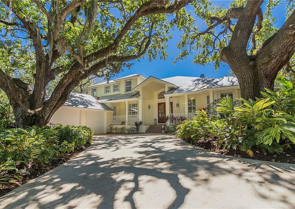 1st image of 9 Oak Hill Way