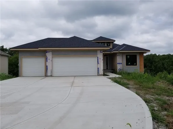 14450 Aurora Ln, Basehor, KS 66007