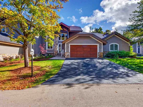 1151 Cedar Ln, Bay Harbor, MI 49770