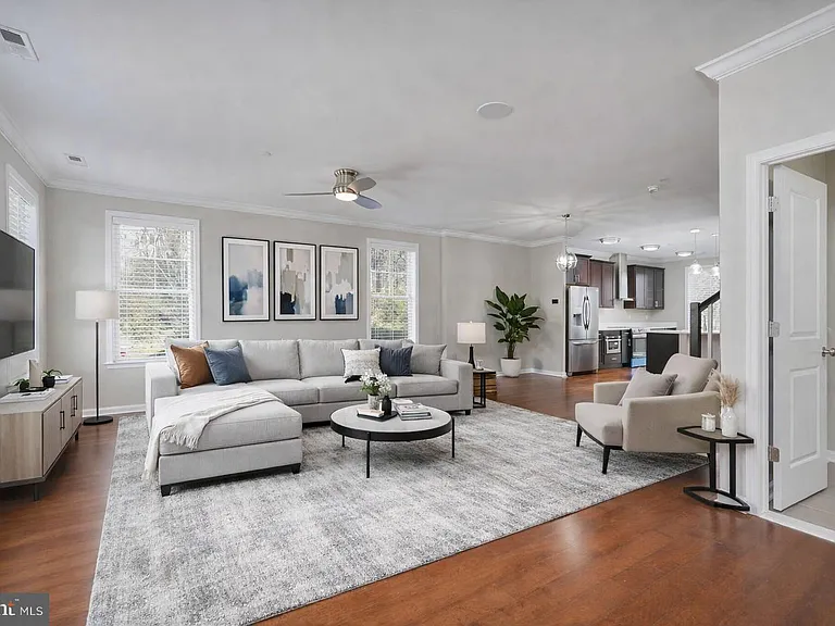 412 Woodcrest Dr SE #412B — Photo 5