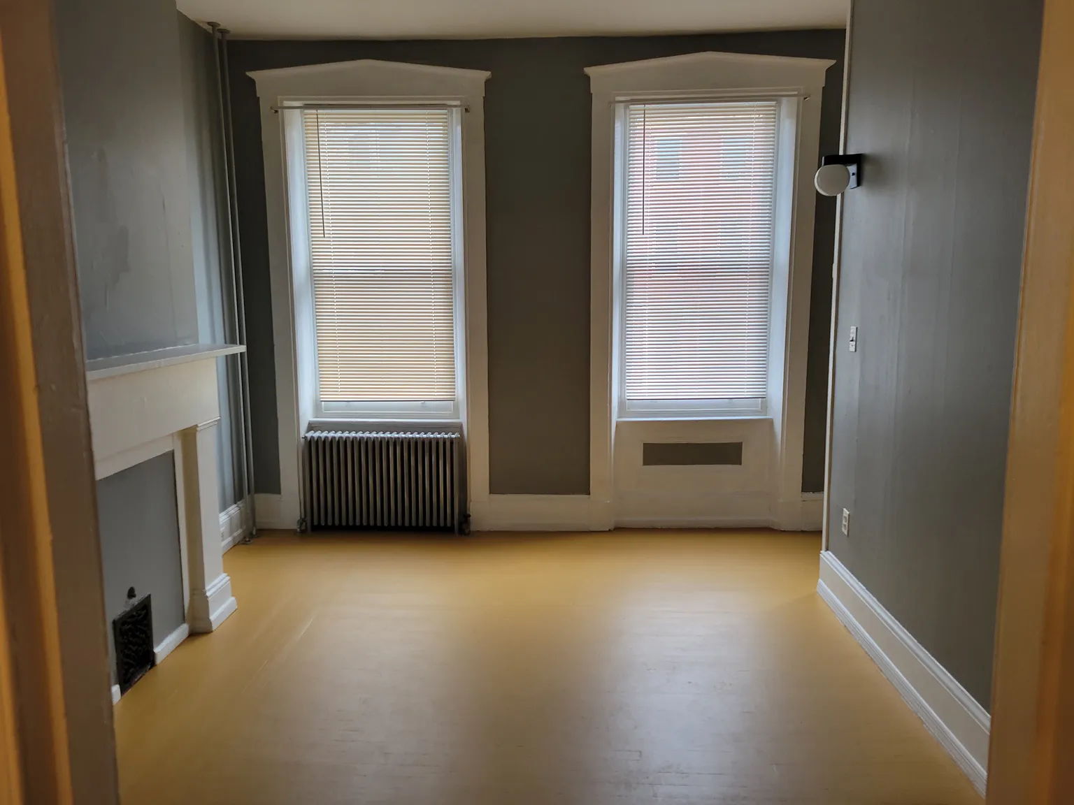 1 bed, 850 sqft, $1,050 — Photo 2