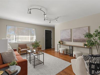 9800 Tullamoor Dr, Saint Louis, MO, 63136