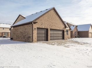 8123 Hubbard Rd, Westland, MI 48185