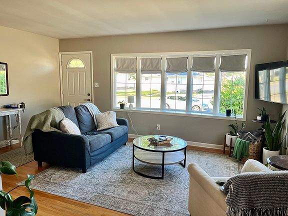 2nd image of 3130 Lois Pl