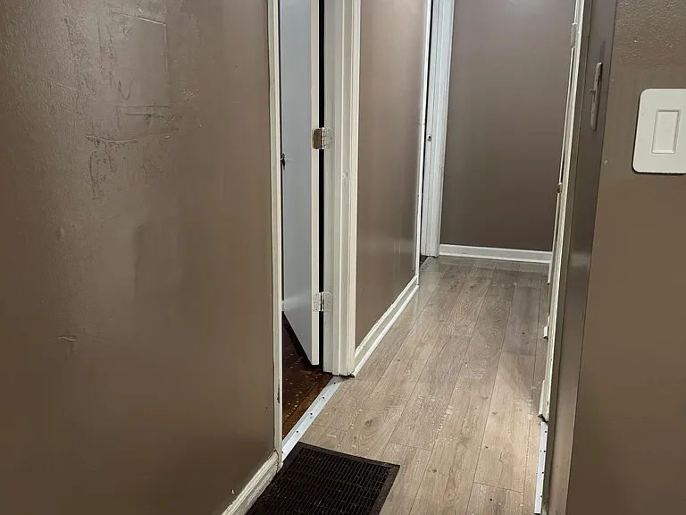 4 Orchid Pl SW — Photo 2
