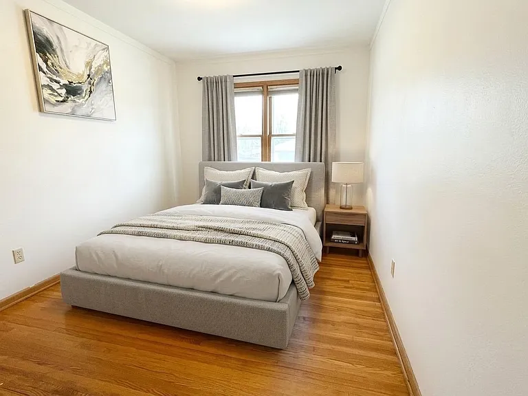 224 2nd Ave S #1 — Photo 8