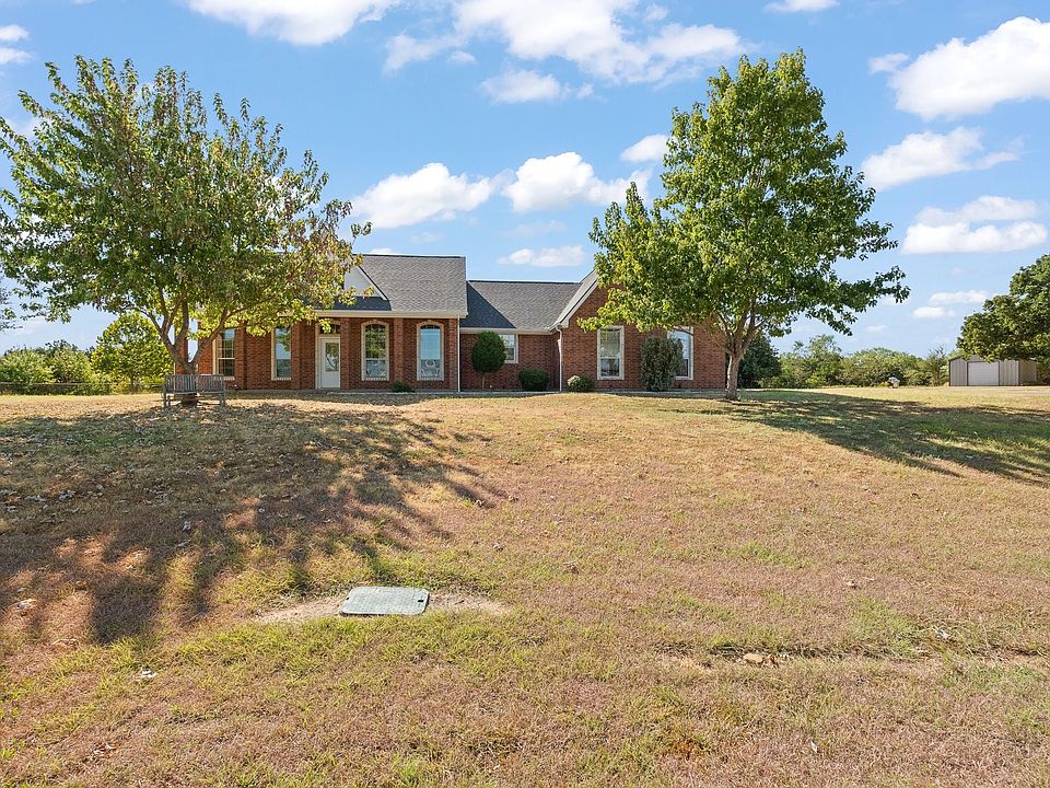 1st image of 2521 Pecan Springs Rd