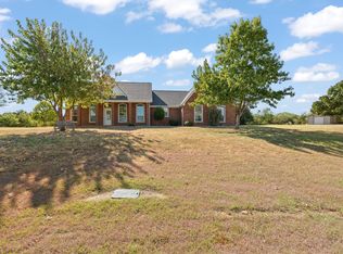 2521 Pecan Springs Rd, Cleburne, TX 76031