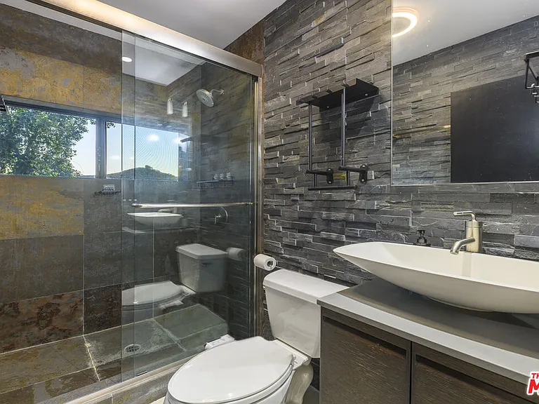 2271 Gloaming Way — Photo 37