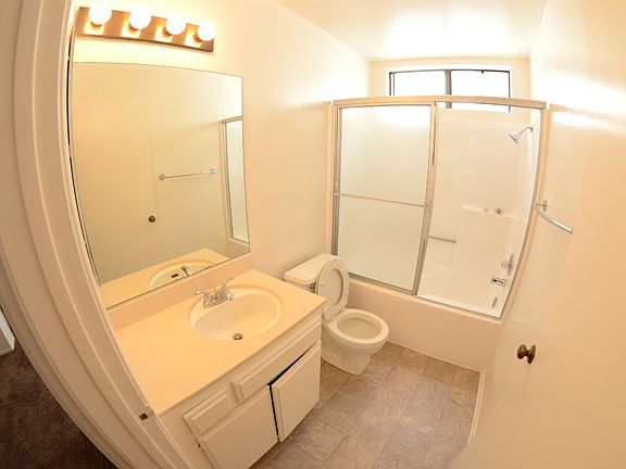 4th image of 1532 Granville Ave APT 204