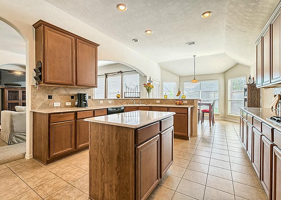 2nd image of 15119 Redding Crest Ln