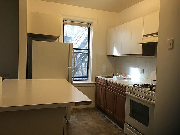 2nd image of 429 Fairmount Ave APT 406