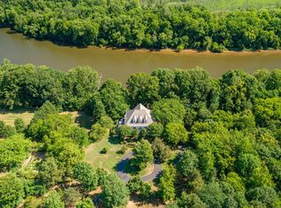 1366 Fox Spring Ln, Fredericksburg, VA 22408