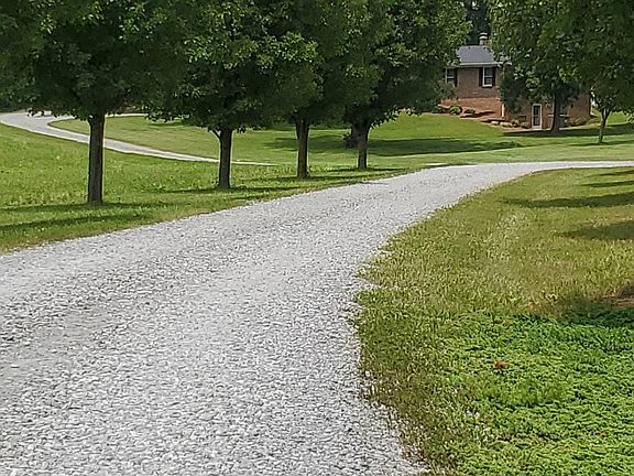 4th image of 132 Goodman Ln