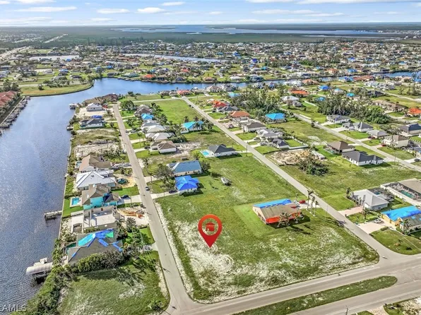 10 SW 33rd Ave, Cape Coral, FL 33991