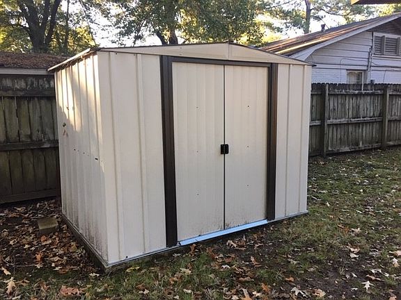 3rd image of 34 Southwood Dr