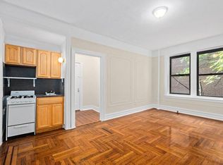 8725 118th St #1, Richmond Hill, NY 11418
