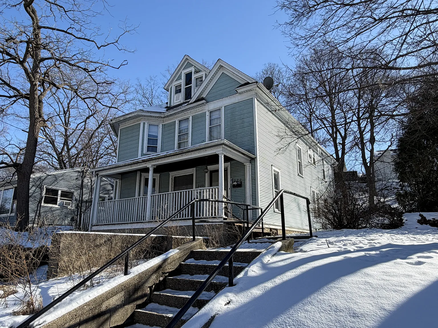 220 East Racine Street - 2 — Photo 1
