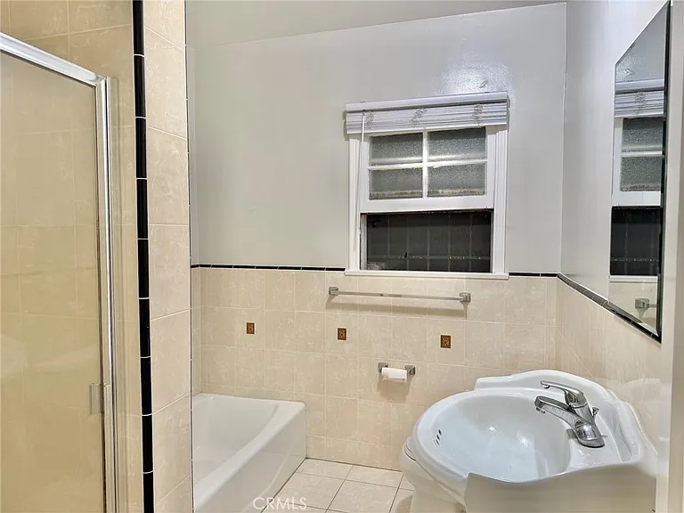 1744 Huntington Dr — Photo 42