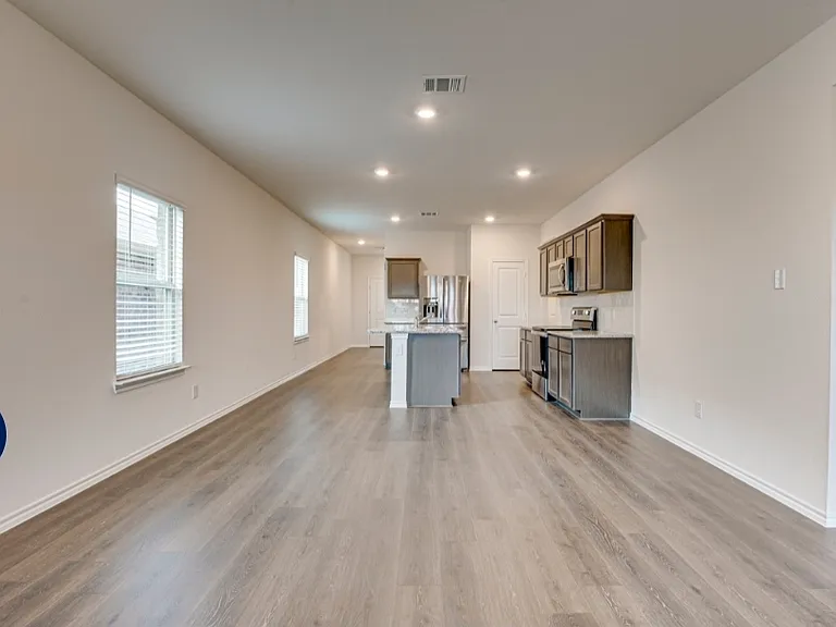 1614 Potomac Ln — Photo 4