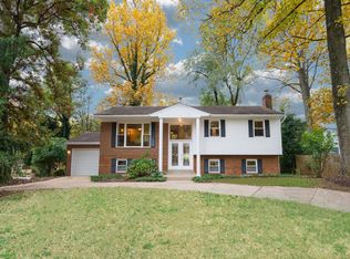 8151 Woodland Ct, Dunn Loring, VA 22027