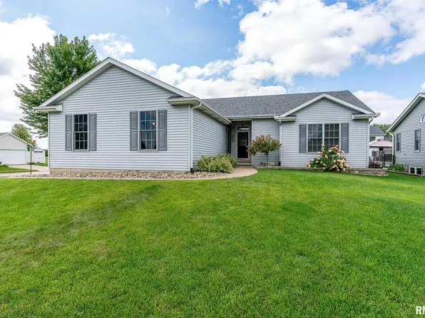 1611 W 65th St, Davenport, IA 52806