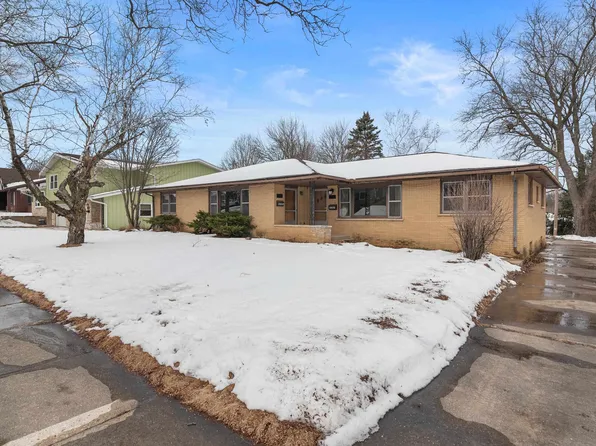 5204-5206 Manitowoc Pkwy, Madison, WI 53705