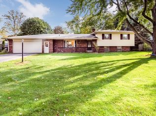 1824 Trafalgar Dr, Saint Joseph, MI 49085