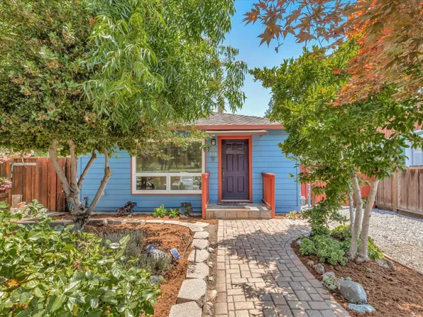 390 Carmelita Dr, Mountain View, CA 94040