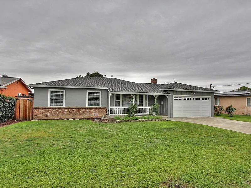 131 Decker Way photo 1