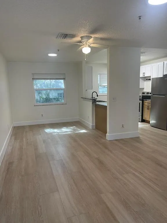 1552 S Myrtle Ave — Photo 4