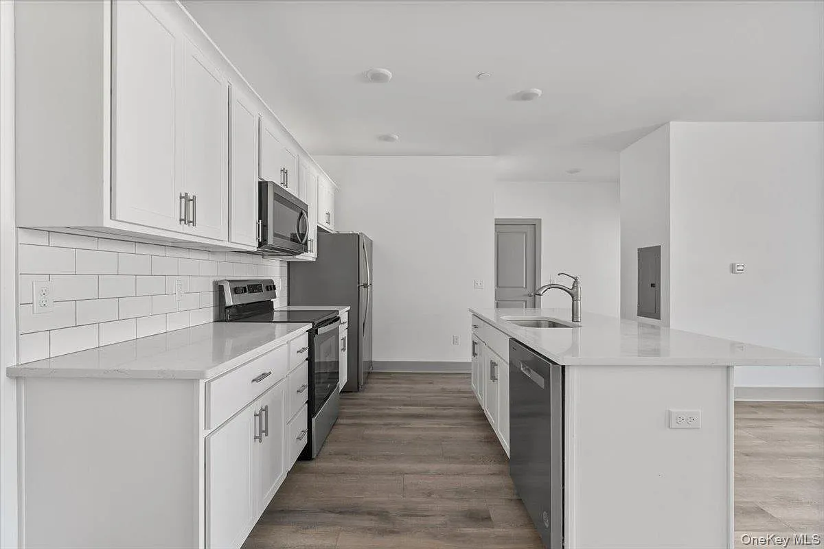 2 bed, 2.0 bath, 1007 sqft, $2,875 — Photo 3