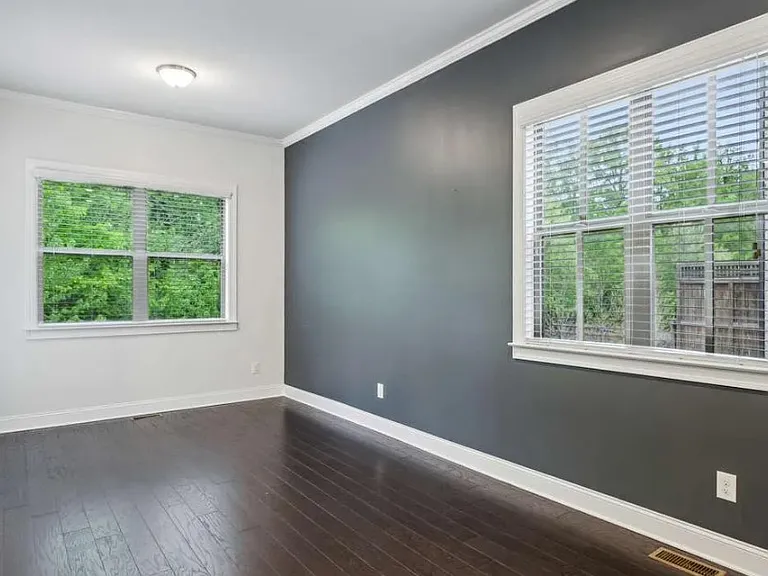 687 Avondale Creek Dr — Photo 20