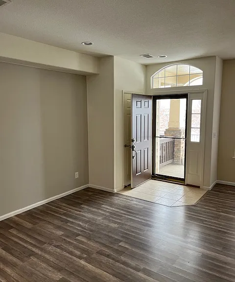 1437 Turnberry Dr — Photo 4