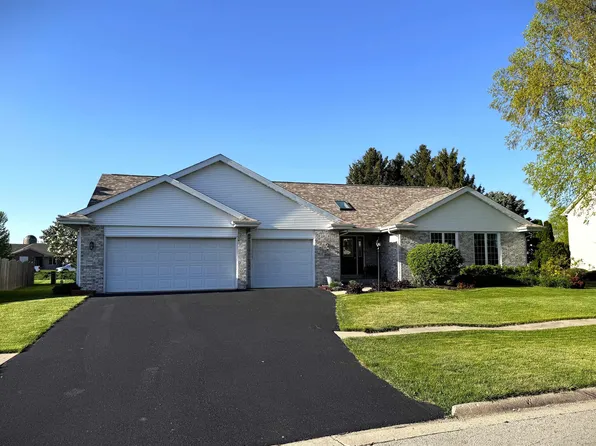 808 Gregory Way, Winnebago, IL 61088