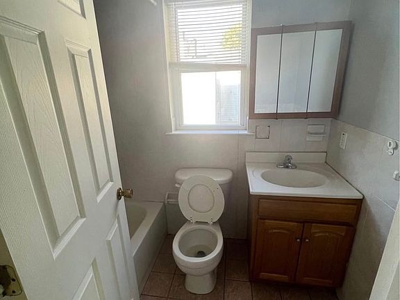 4th image of 41 Terhune Ave APT 1