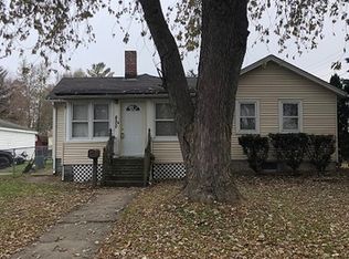 820 Front St, Aurora, IL 60505