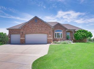 270 S Maple Dunes Ct, Wichita, KS 67235