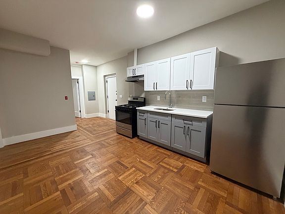 2nd image of 500-04 W 7th St #310