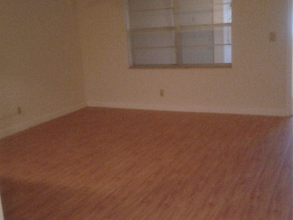 5th image of 1300 NE 3rd St APT 30