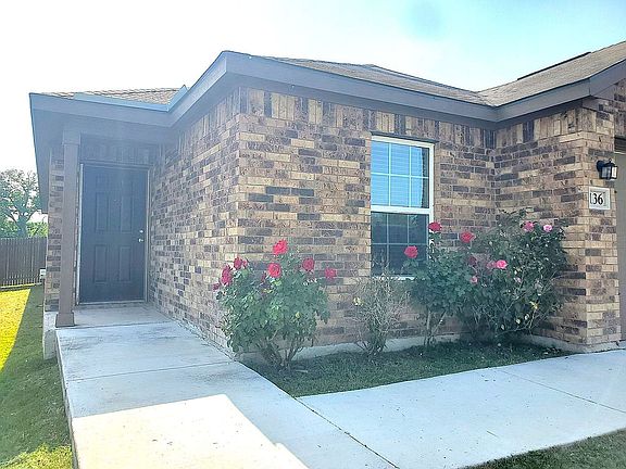 3rd image of 136 Allington Cir
