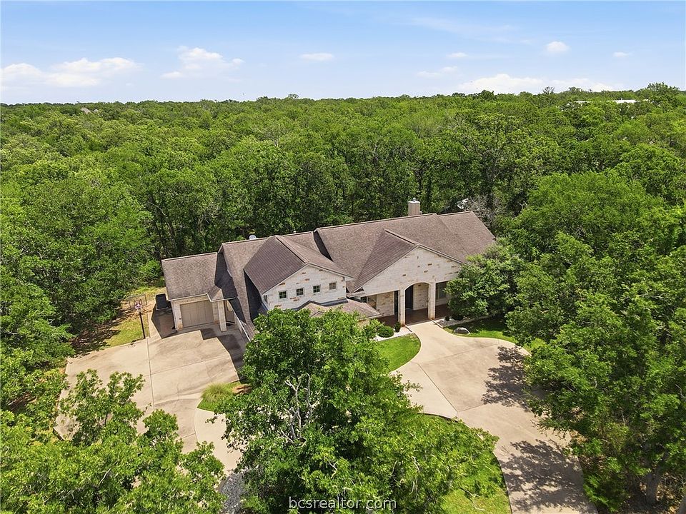 1st image of 17599 Indian Lakes Dr