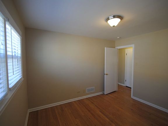5th image of 9754 S California Ave