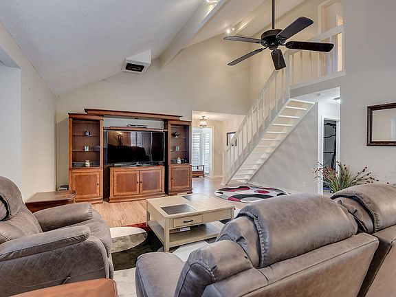 5th image of 25 Woodhill Pl