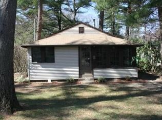 8 Beach Rd, Pembroke, MA 02359