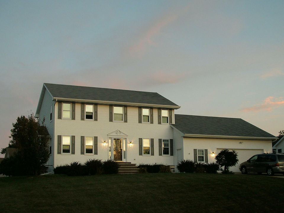 1st image of N444 Robinhood Dr