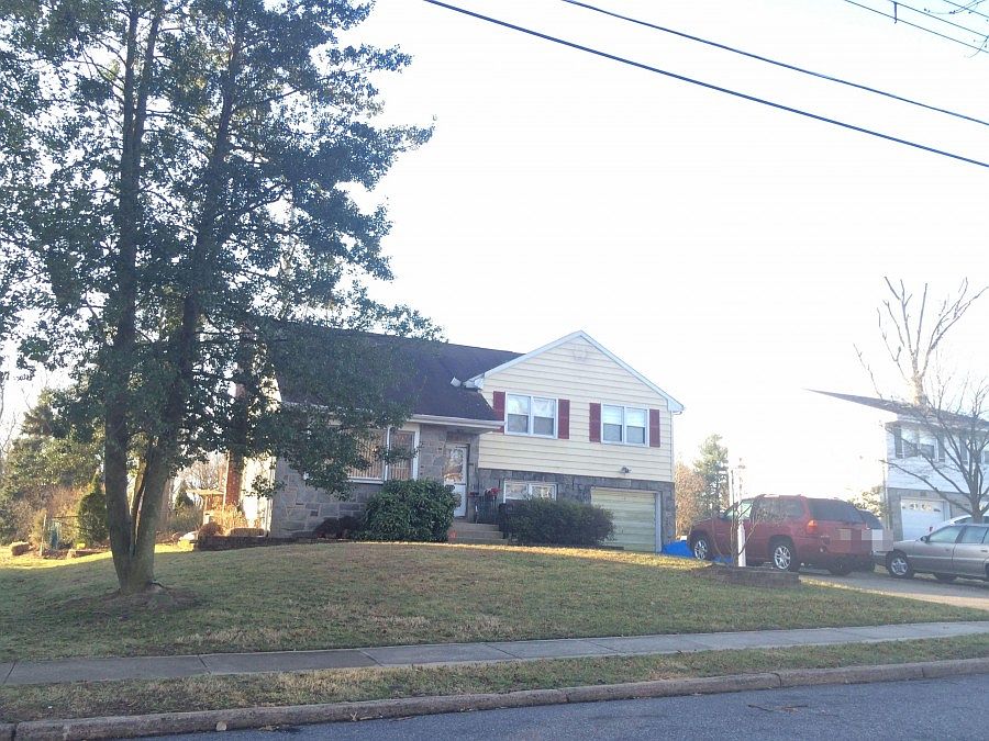2nd image of 342 Boxwood Ln
