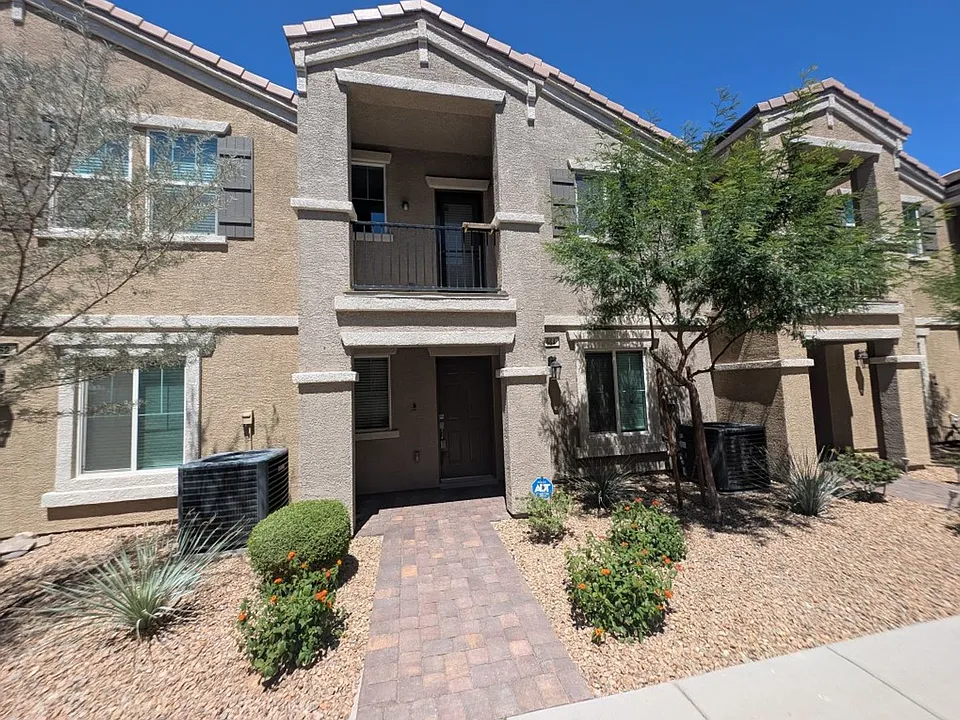 664 Vetiver Ln