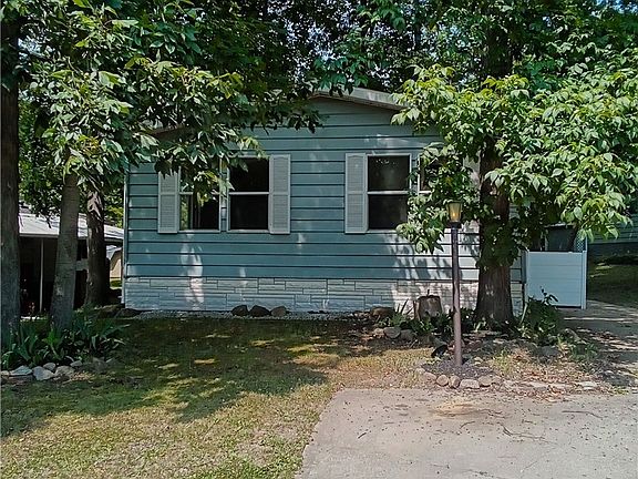 2nd image of 6 Cardinal Dr